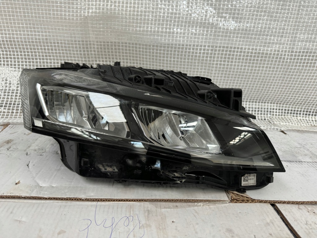 Купити Peugeot 308 t10 21- правий фара full led