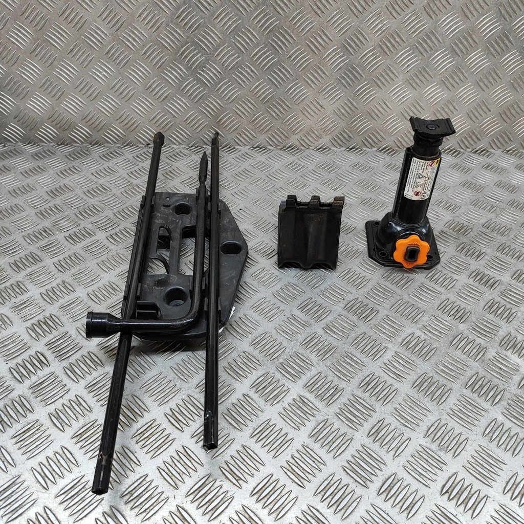 фото №1, Chevrolet trailblazer 2006 домкрат автомобильный