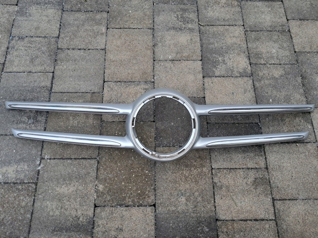 Купити Mercedes vito v klasa w447 решітка радіатора решітка радіатора радіатора молдинг a4478880051