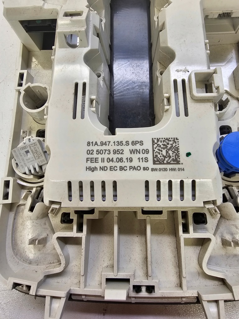 фото №6, Лампа потолочный led audi q3 8u a1 a3 81a947135s