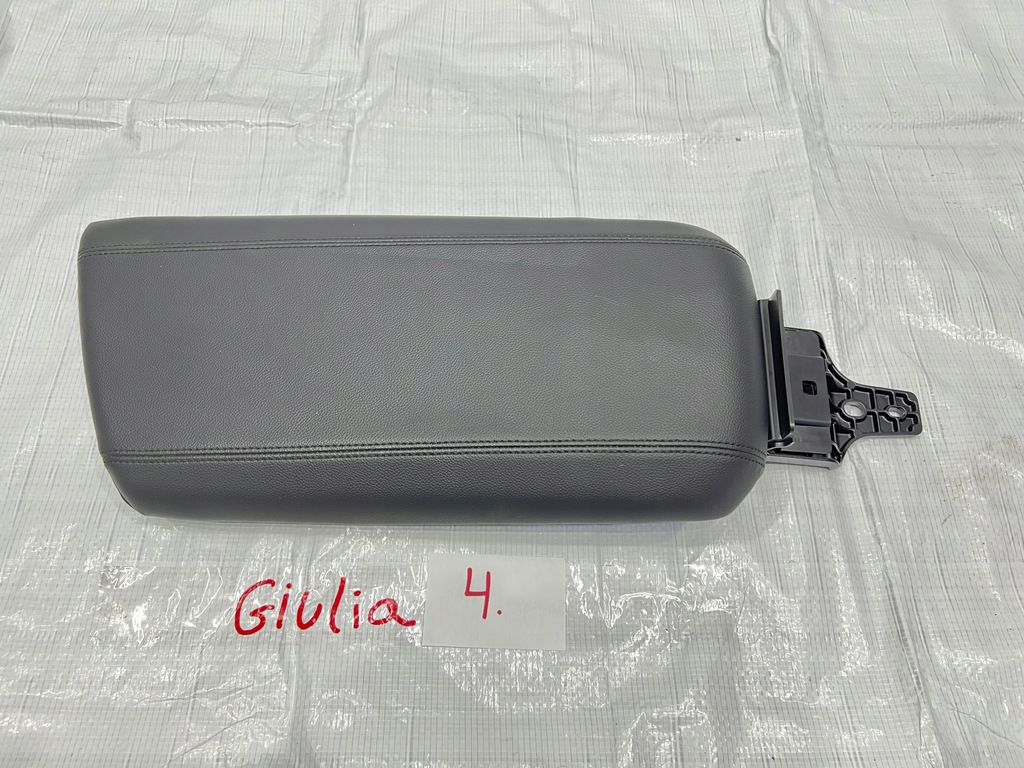 фото №1, Alfa romeo giulia подлокотник