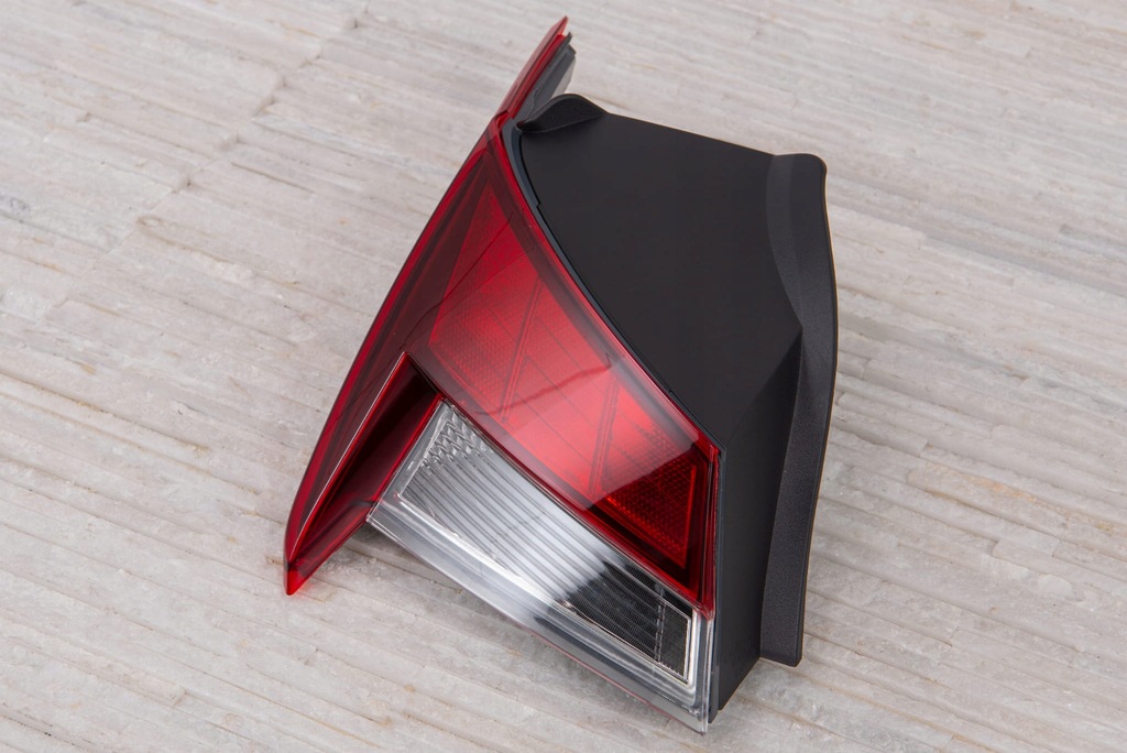 фото №10, Hyundai elantra cn7 2020-2023 лампа karoseryjnatylna левая 5pin 92401aa000