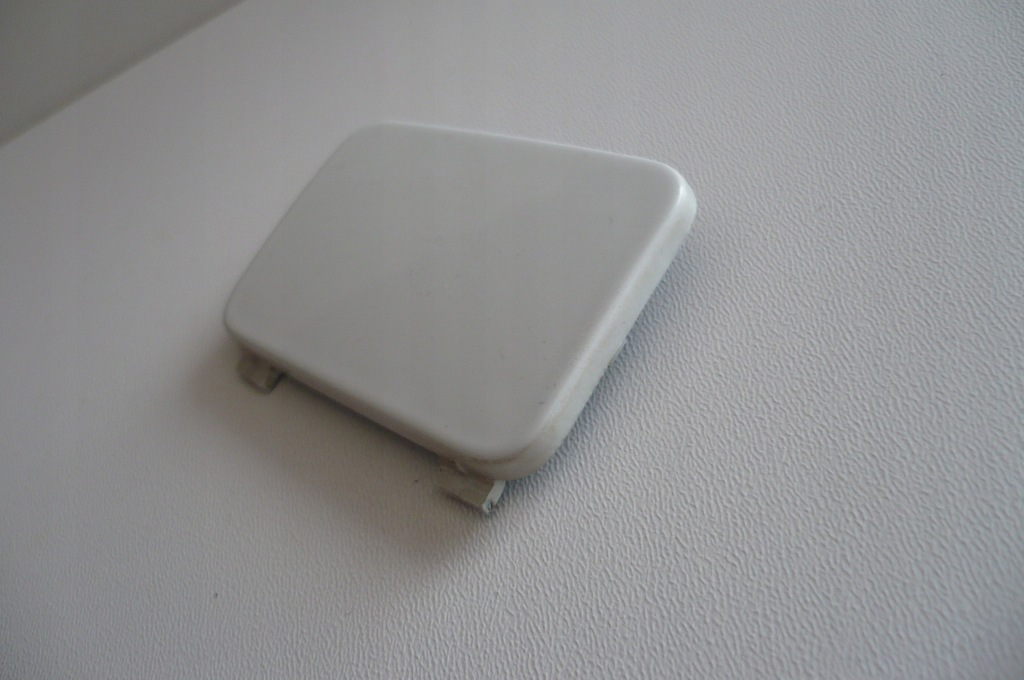 фото №3, Audi q5 8r 2008- заглушка фаркоп бампер задня права