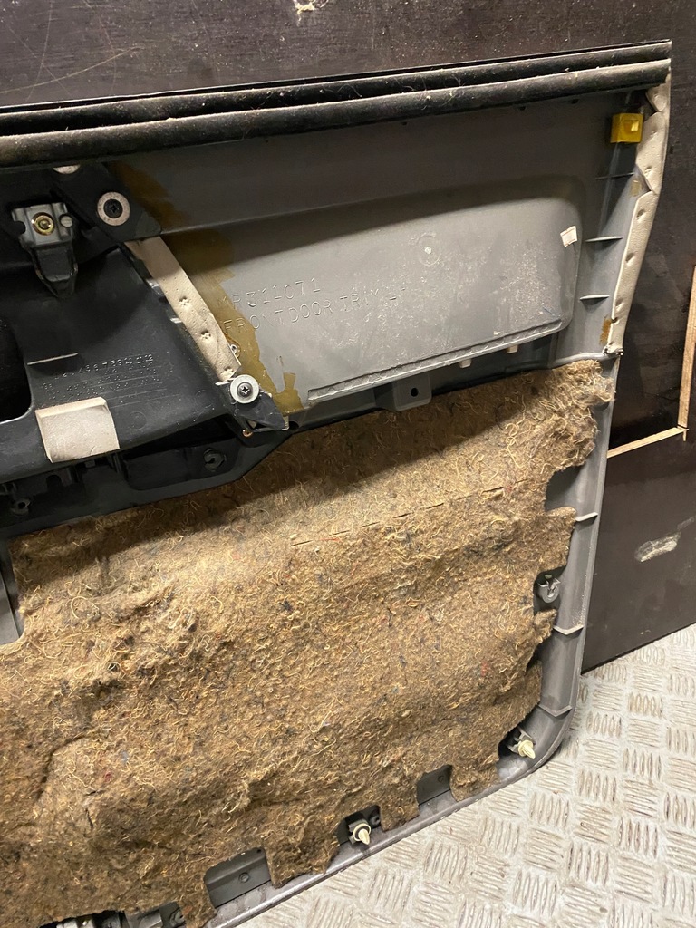 фото №6, Mitsubishi pajero iii передний обшивка дверь левый