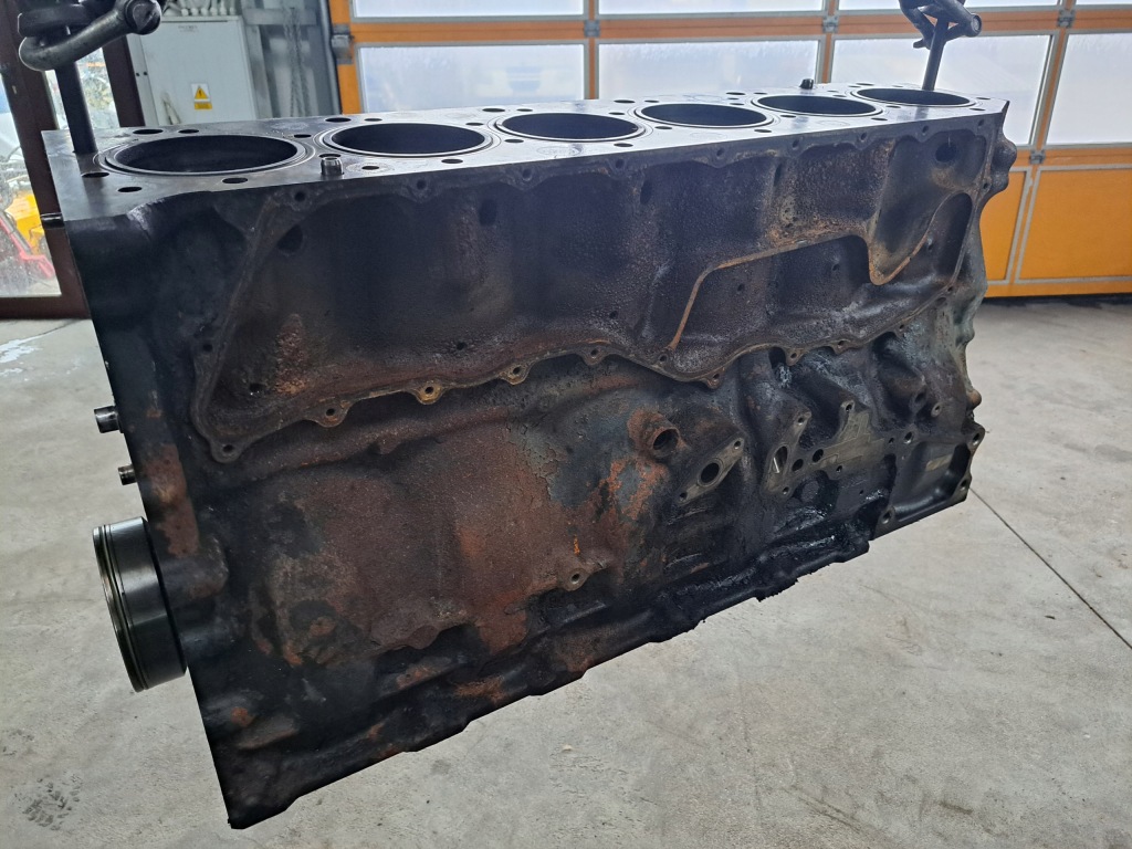 Блок двигуна стійку  wał renault premium dxi 11 440 Оригінал