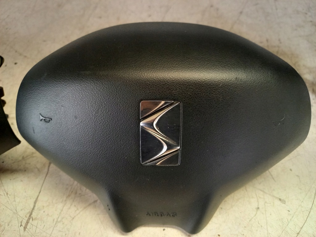 фото №6, Консоль приборная панель 2x подушка безопасности 1x pas citroen c3 ds3