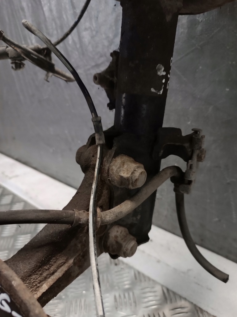 Амортизаторна стійка лівий перед toyota auris i 2007r 1.4d Недорого