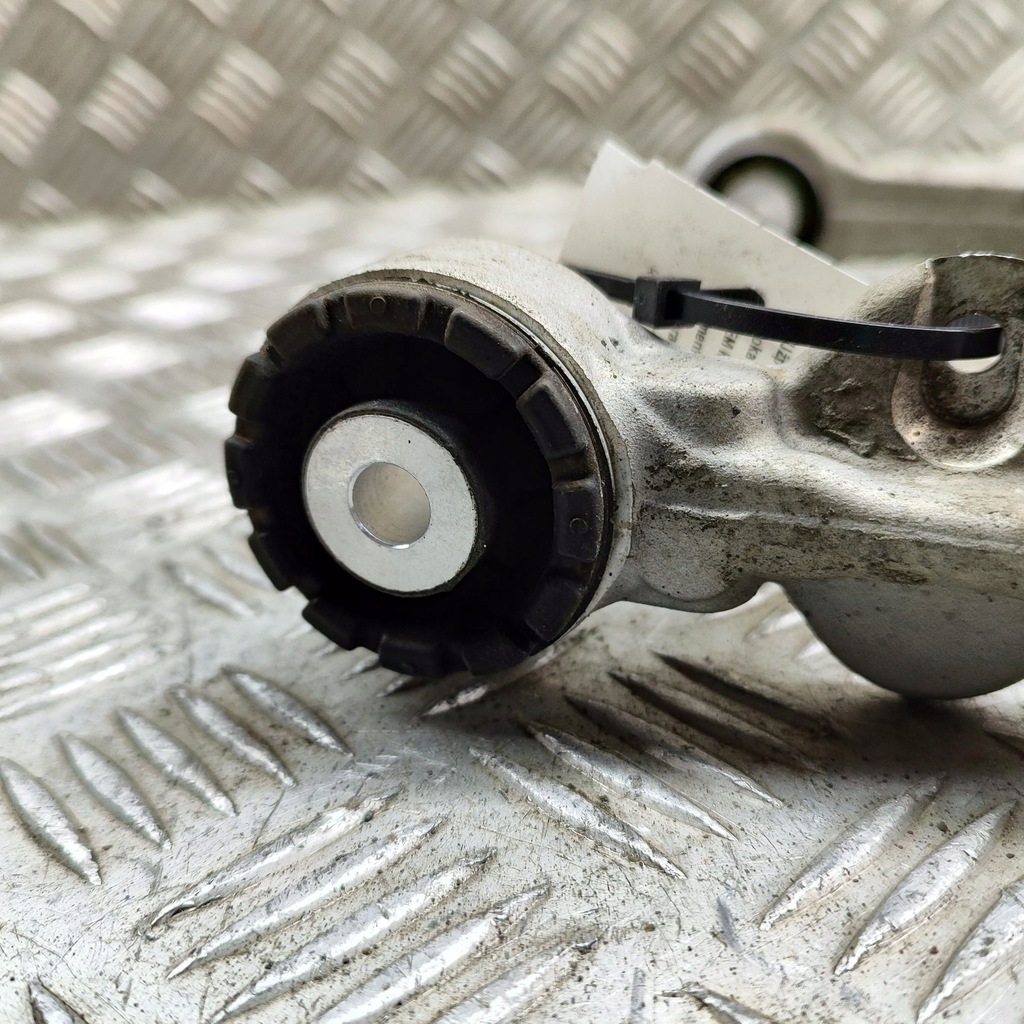 фото №8, Volvo xc90 2019 левая сторона нижний рычаг передний