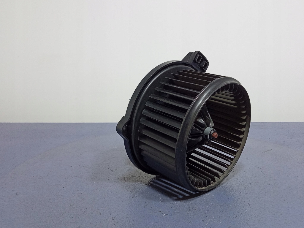 фото №1, Hyundai i40 воздуходувка воздуха обдув b30883-0510