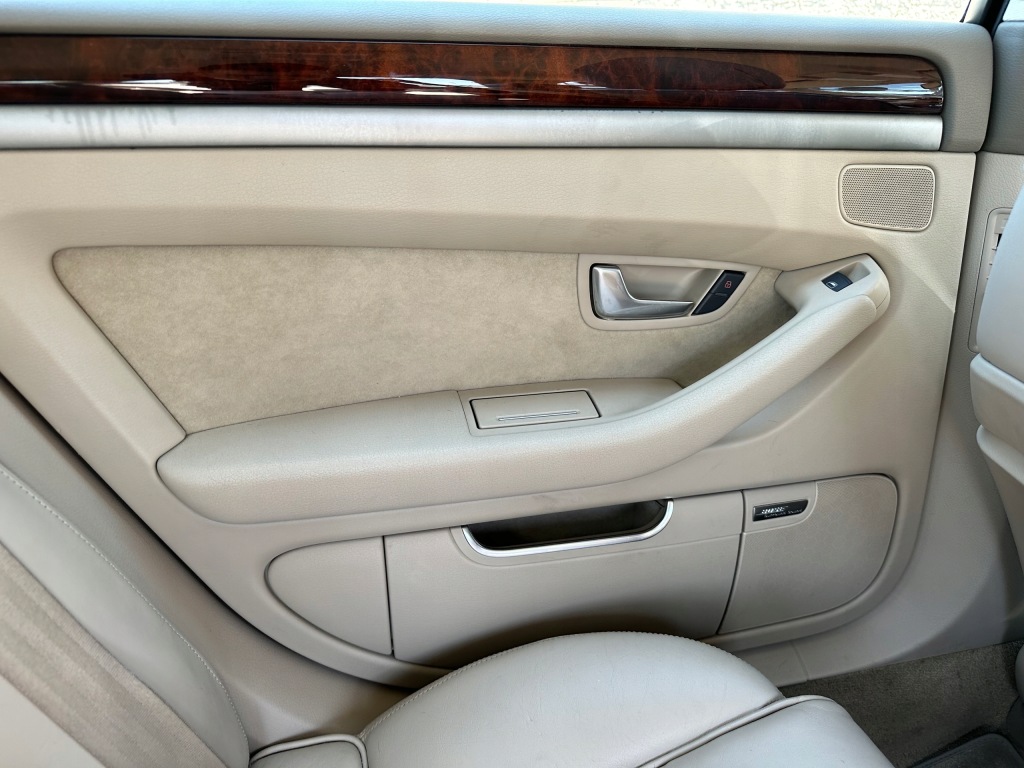 фото №1, Обшивка левый задняя audi a8 d3 ii lift krem