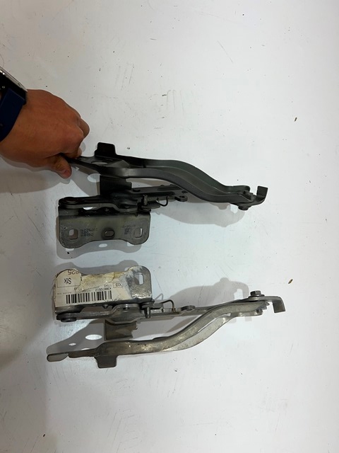 фото №1, Mercedes a-klasa w177 петля капот левый правый новый