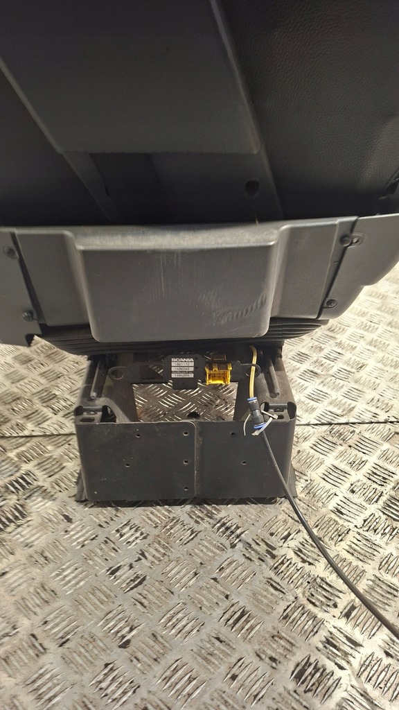 фото №10, Сидіння лівий перед scania r