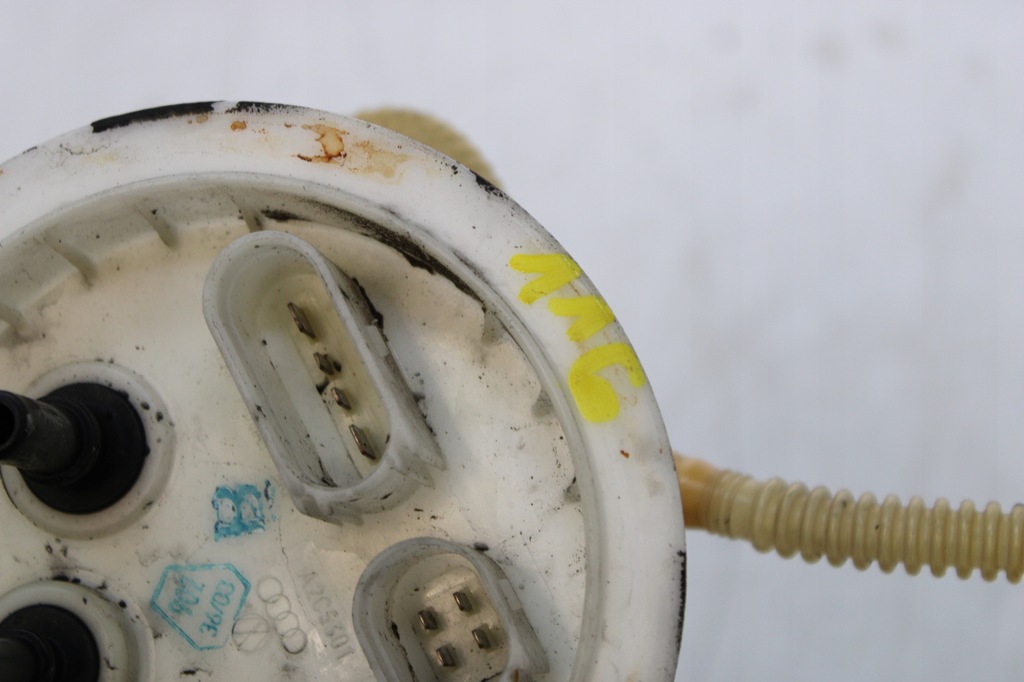 фото №6, Крышка насоса топлива правый audi a8 d3 4e0919679g