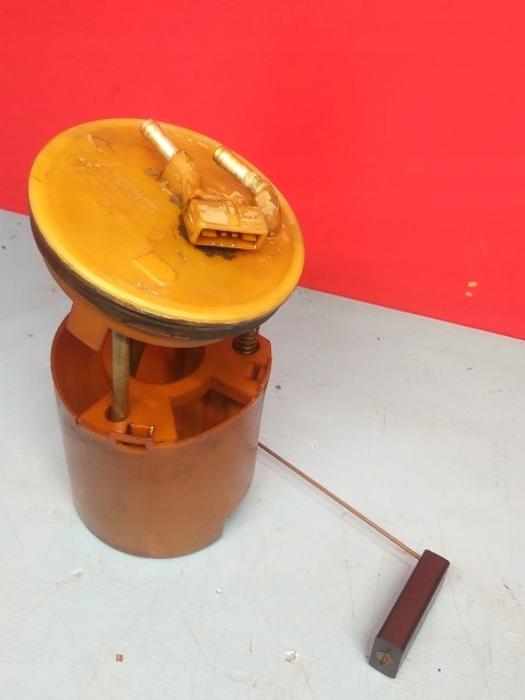 Купити Mercedes sprinter 2.2cdi насос пального 901542217