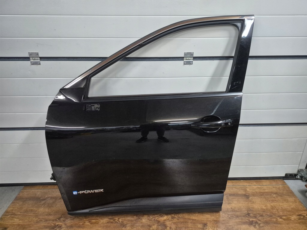 Купити X-trail t33 двері передні ліва повний z11