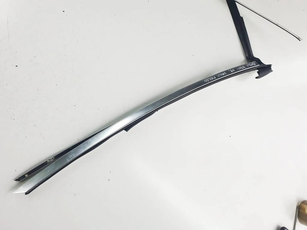 фото №5, Bmw 3 e93 cabrio 2009r молдинг прокладка дах перед