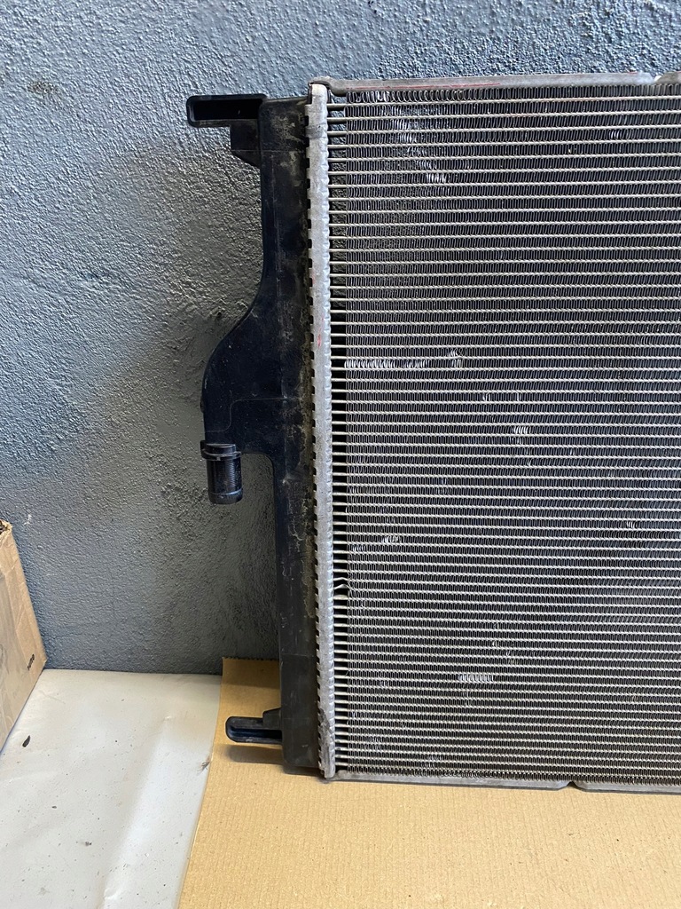 фото №8, Радиатор dacia duster 1.5 dci 214107273r ad blue