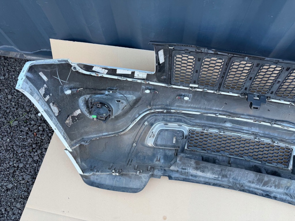 Бампер передній jeep grand cherokee wk2 2014- оригінал комплект гарний стан Доставка