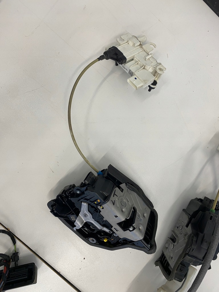 фото №8, Замок docia bmw 7 g11 g12 доводчики soft close комплект