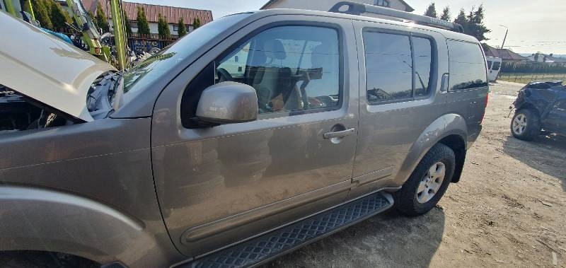 фото №1, Pathfinder navara 05- дверь перед левая c43