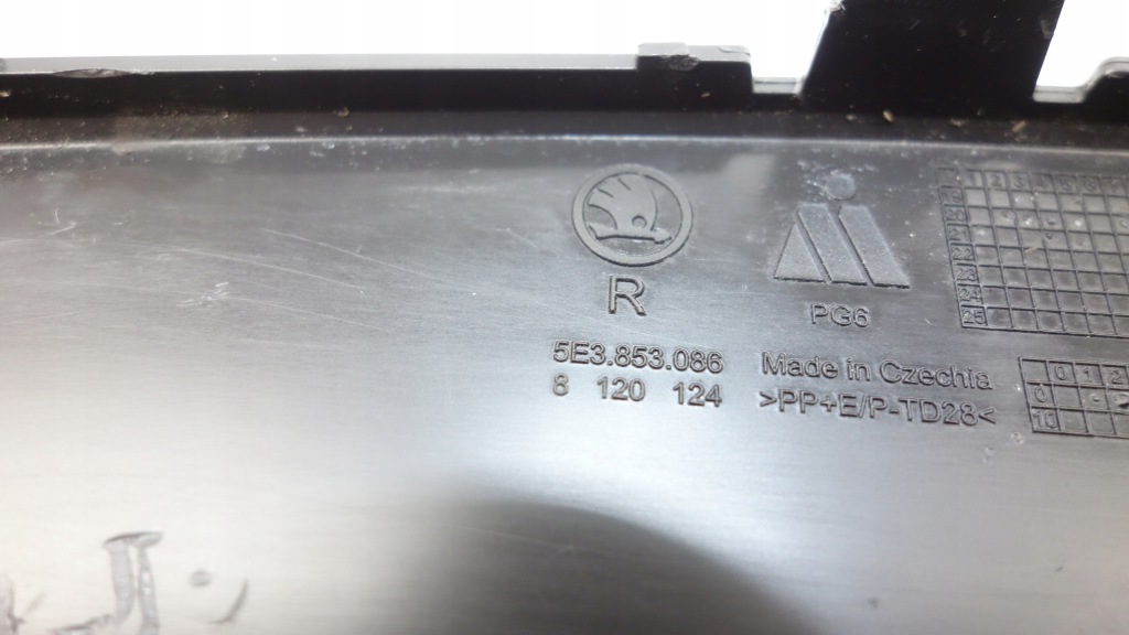 фото №9, Skoda octavia iv scout 2020- молдинг накладка крила правий перед