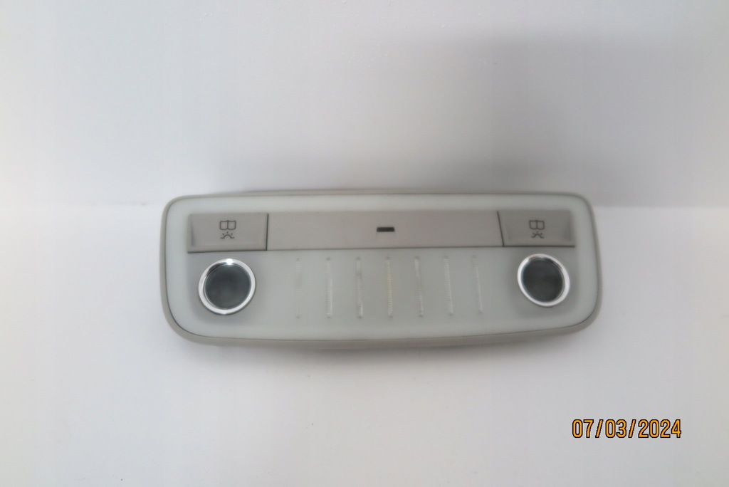 фото №1, Mercedes w212 лампа потолочный освещение задняя