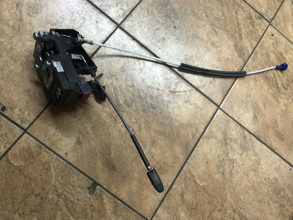 фото №1, Замок правий перед opel zafira a 1.6b 02r.