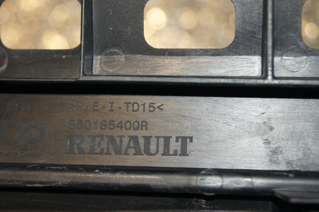 Бампер megane iv накладка задня спойлер чорний блиск ідеальний стан Доставка