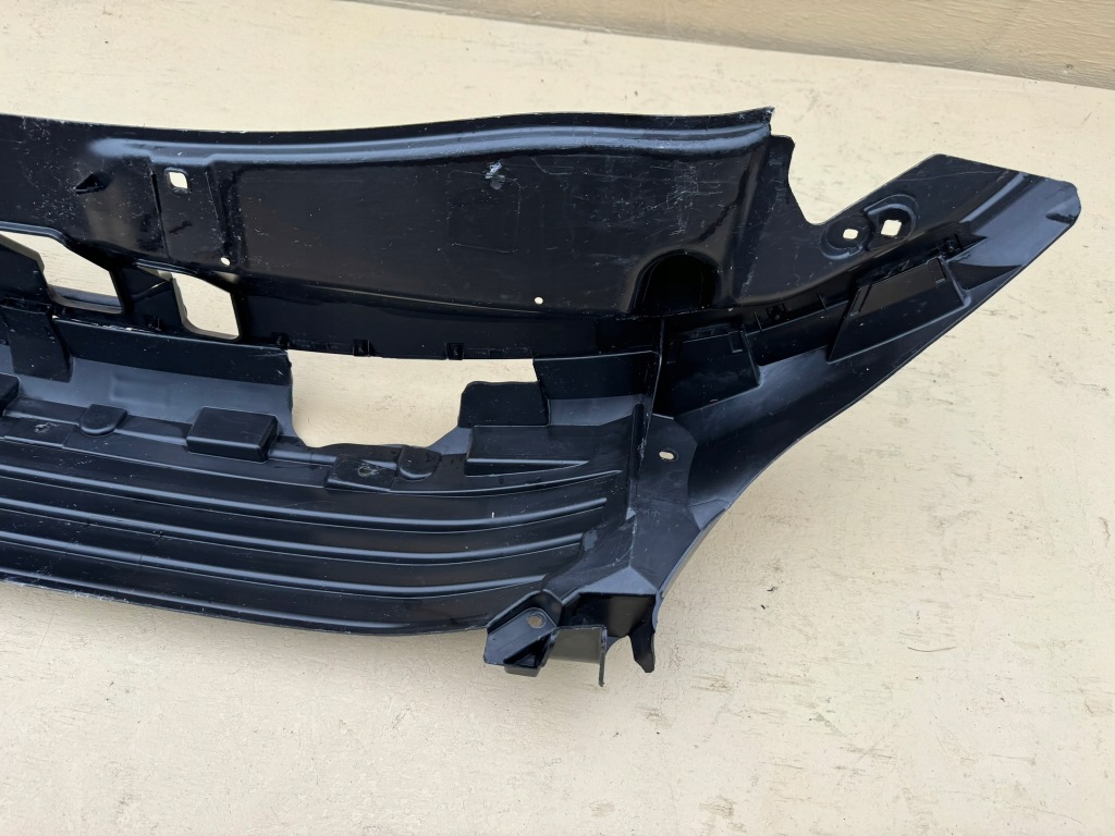 Peugeot 2008 1 lift 16-19 решітка радіатора решітка радіатора бампера перед підсилювач 1803204x Зі Шроту