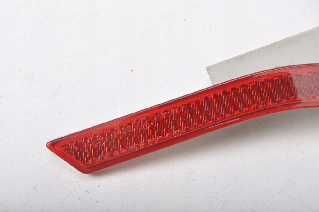 фото №3, Mclaren mp4 spider отражатель бампера правый задняя