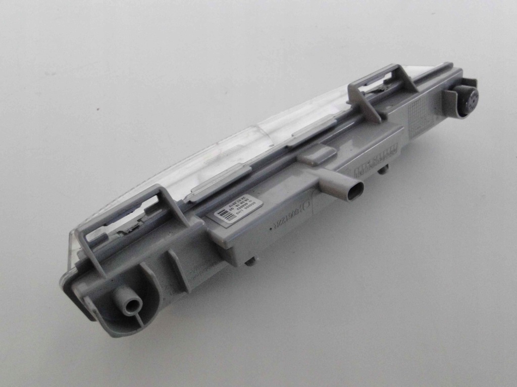 Mercedes e 207 c/a рестайлинг  противотуманная фара led drl правый Оригинал