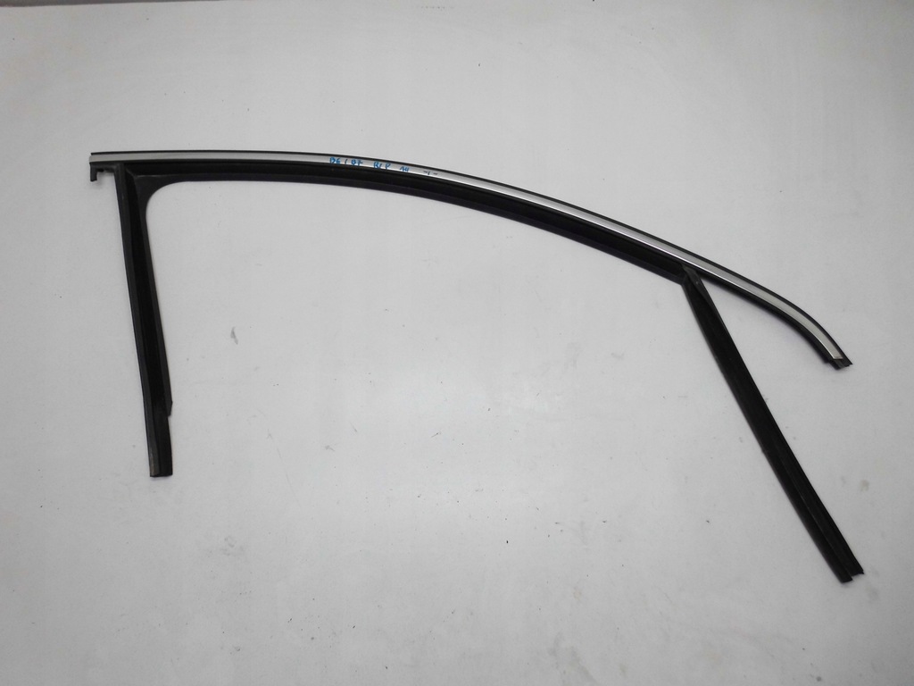 фото №1, Прокладка стекло рамки дверь vw passat b6 b7 правая передняя хром оригинал