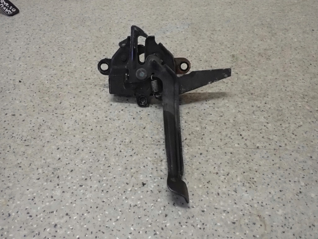 фото №1, Avensis verso 02-08 замок капот