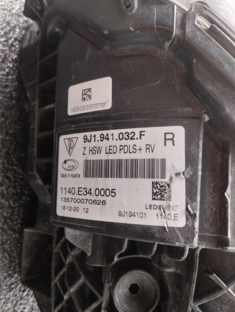 фото №7, Porsche taycan лампа правый перед full led matrix eu