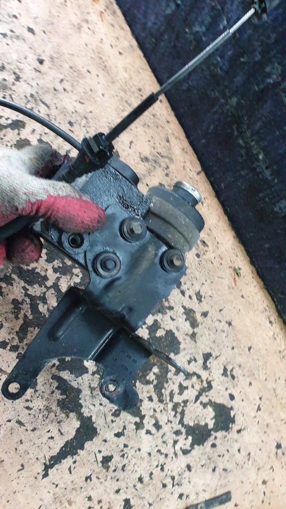 фото №1, Mazda tribute i потенциометр газа