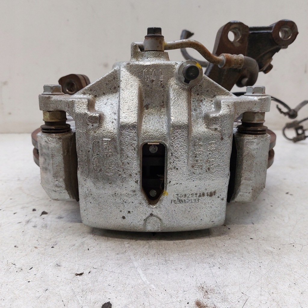 фото №7, Hyundai ix35 1,7crdi поворотный кулак левая перед суппорт