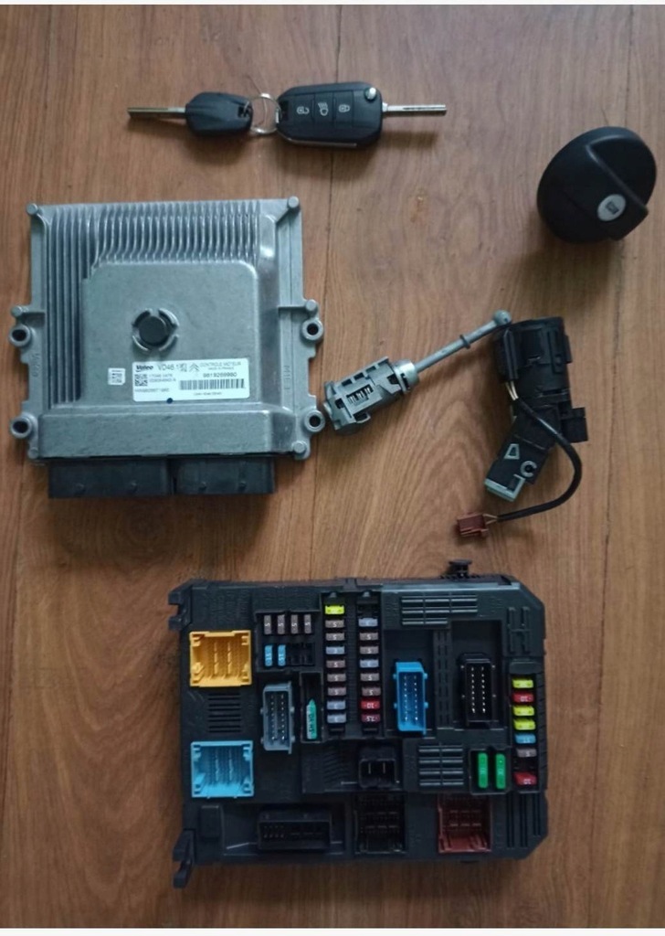 фото №1, Набір стартовий bsi бортовий комп'ютер ключ citroen c3 iii 1,2thp