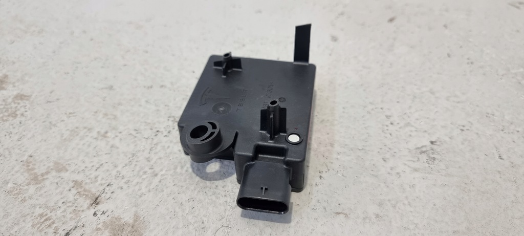 фото №7, Радар датчик задняя tesla model 3 model y