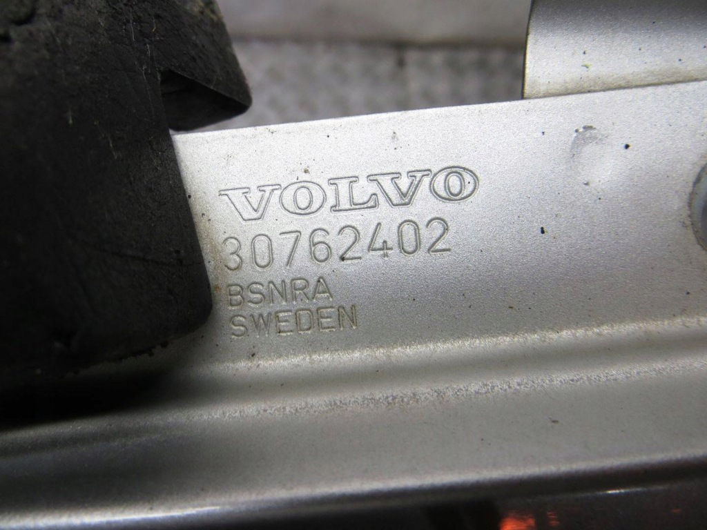 Volvo xc60 крыло  правый  перед 426- 08- Цена