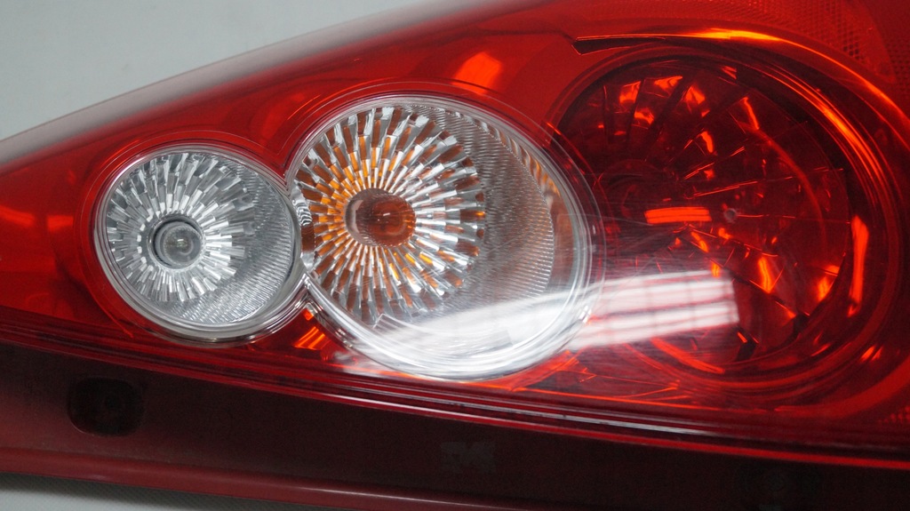 фото №7, Лампа задняя правая mazda 5