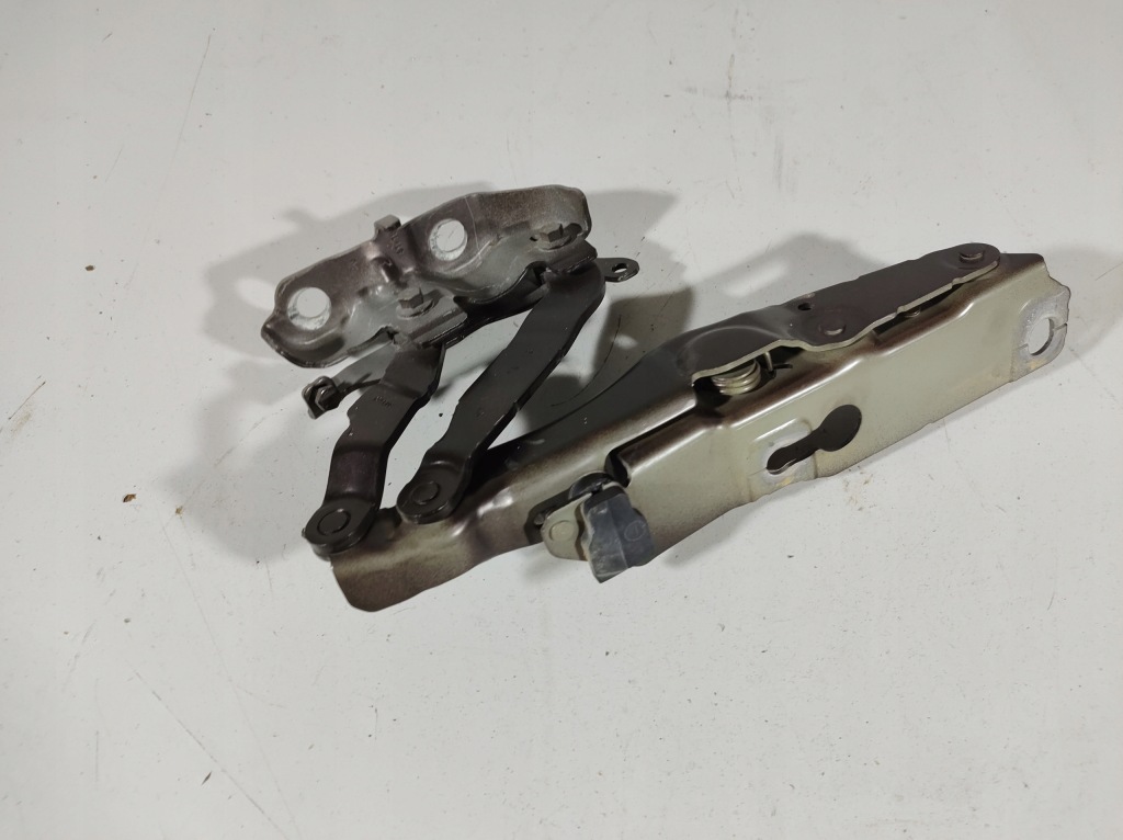 фото №4, Volvo v60 18r- петля капот лівий