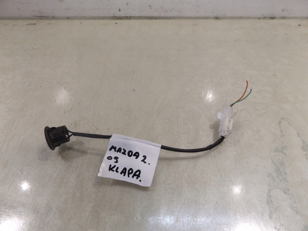 фото №1, Mazda ii 2 de мікровимикач відкривання кришки