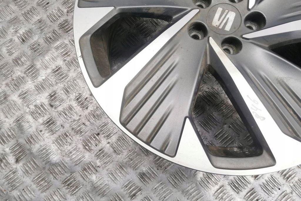 фото №8, Комплект диск seat arona kj7 6f9601025g 1.0l бензиновий 85kw 2023