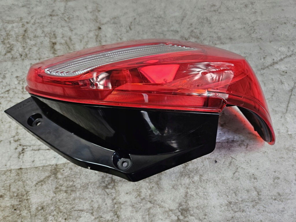 фото №8, Левая задняя лампа mitsubishi space star ii 2 lift 15- led 8330b021