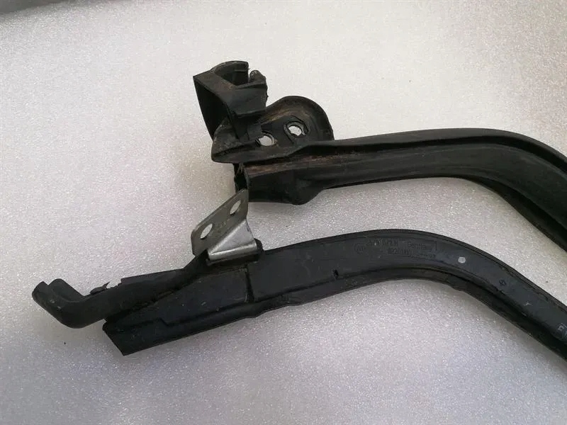 Ferrari 458 f142 spider ущільнювач 82201100 external + internal rear екран Доставка