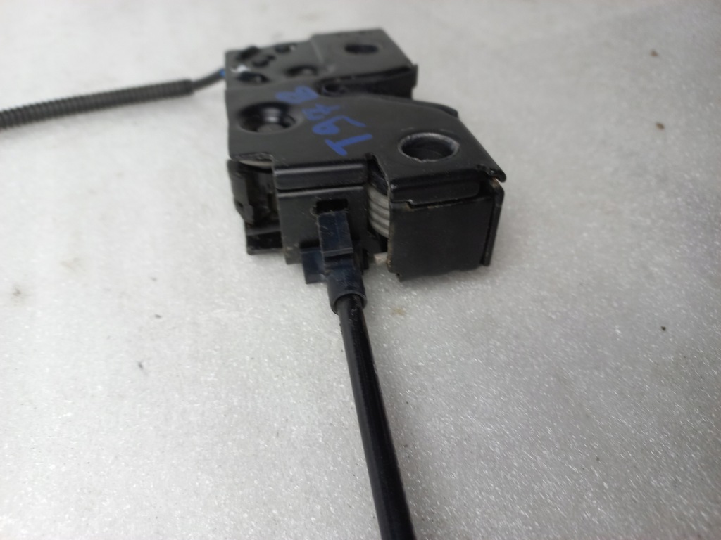 фото №12, Volkswagen caddy трос замка кришки двигуна