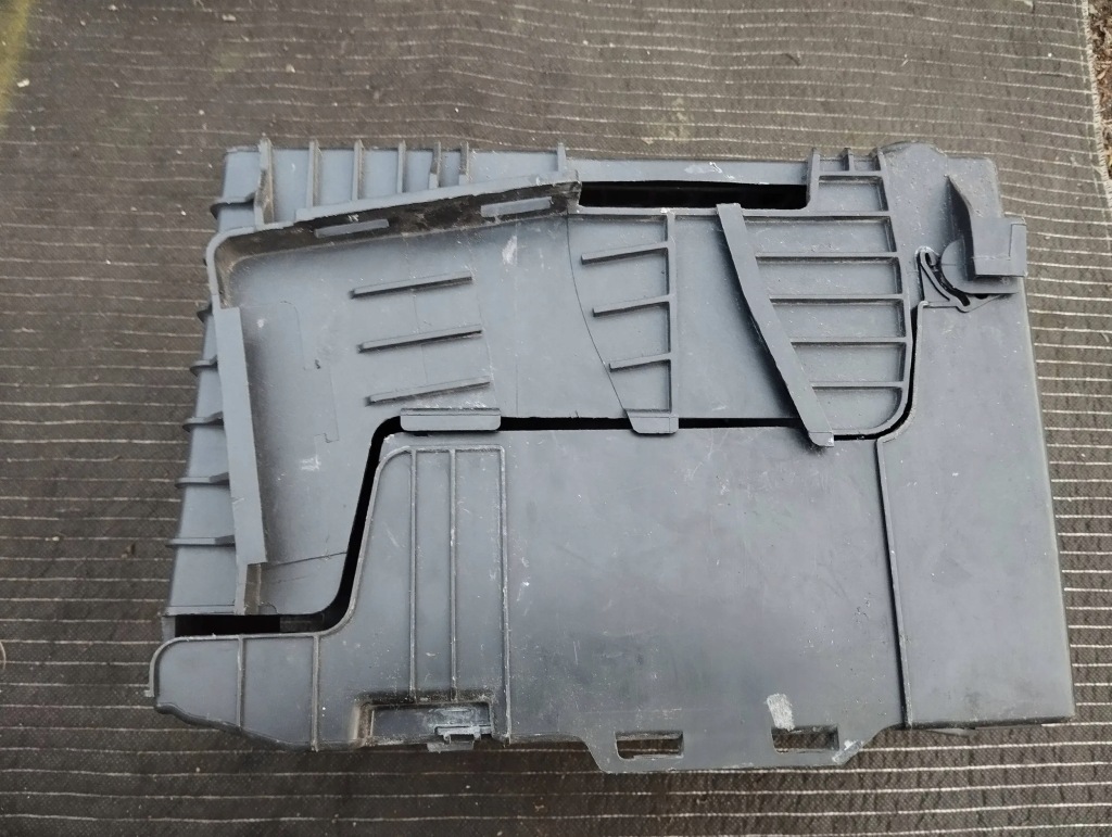 фото №1, Основание корпус аккумулятор citroen ds3 9801801880