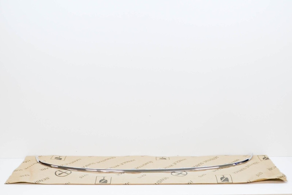 фото №1, Audi a8 d4 rear бампер trim смуга 4h0807443a2zz