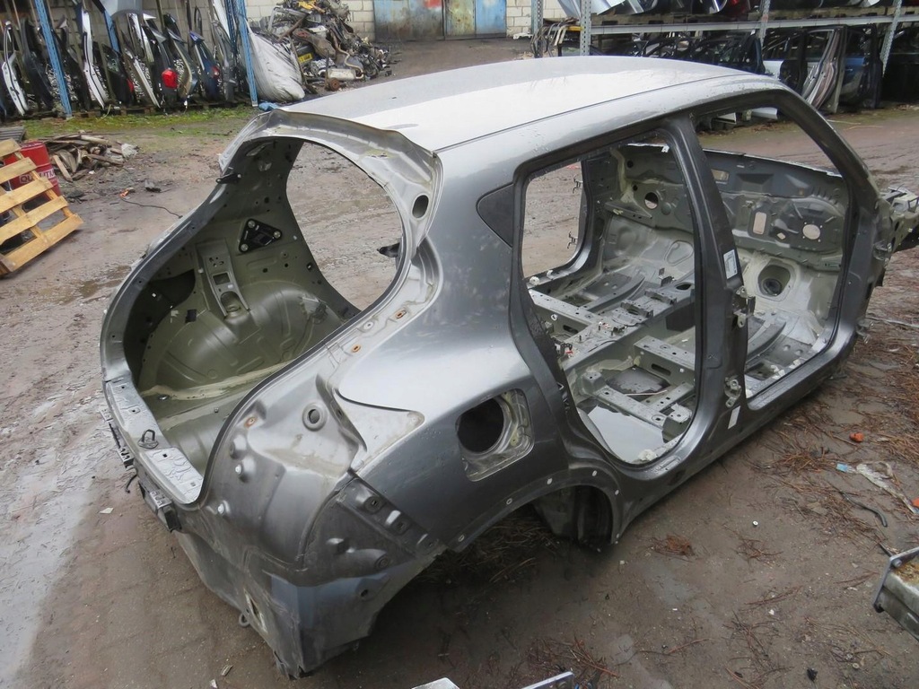 фото №1, Чверть крила правий задня juke f15