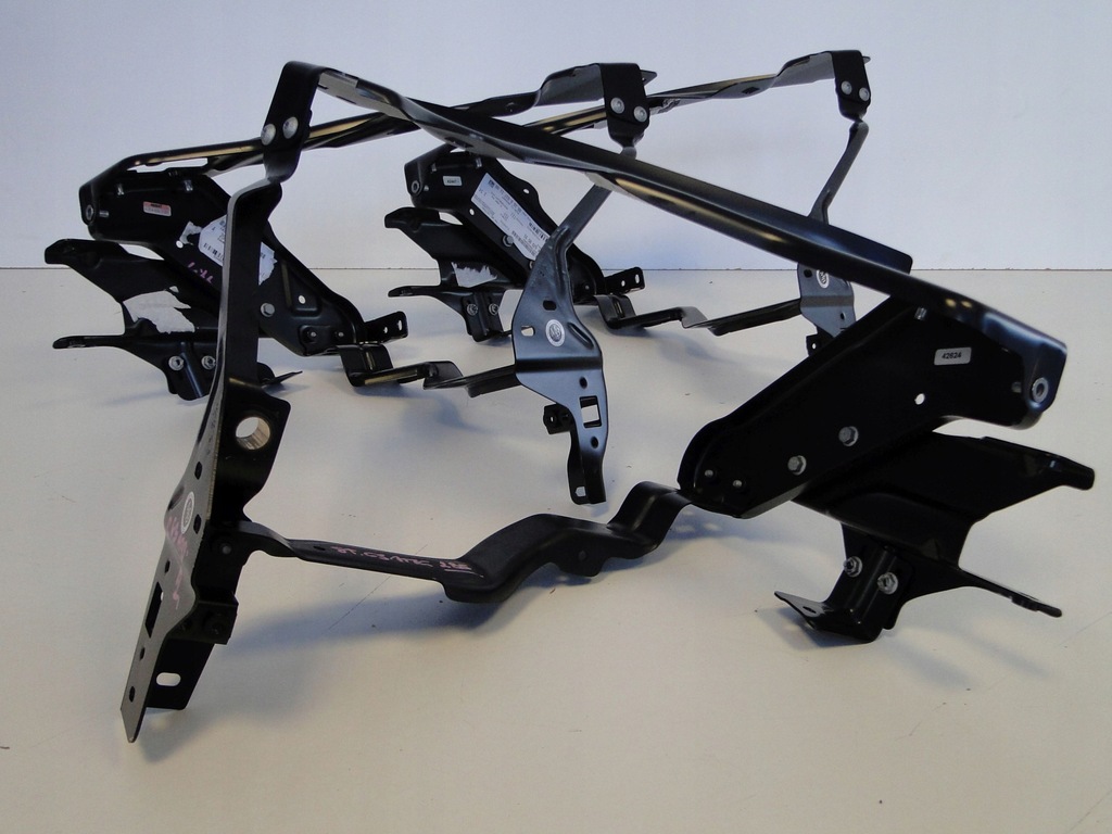 фото №10, Mercedes c w204 204 кронштейн лампи панель фари правий